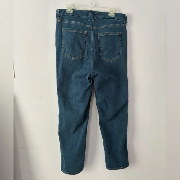 Good American | Always Fits Good Classic Jeans - Picture 5 of 6